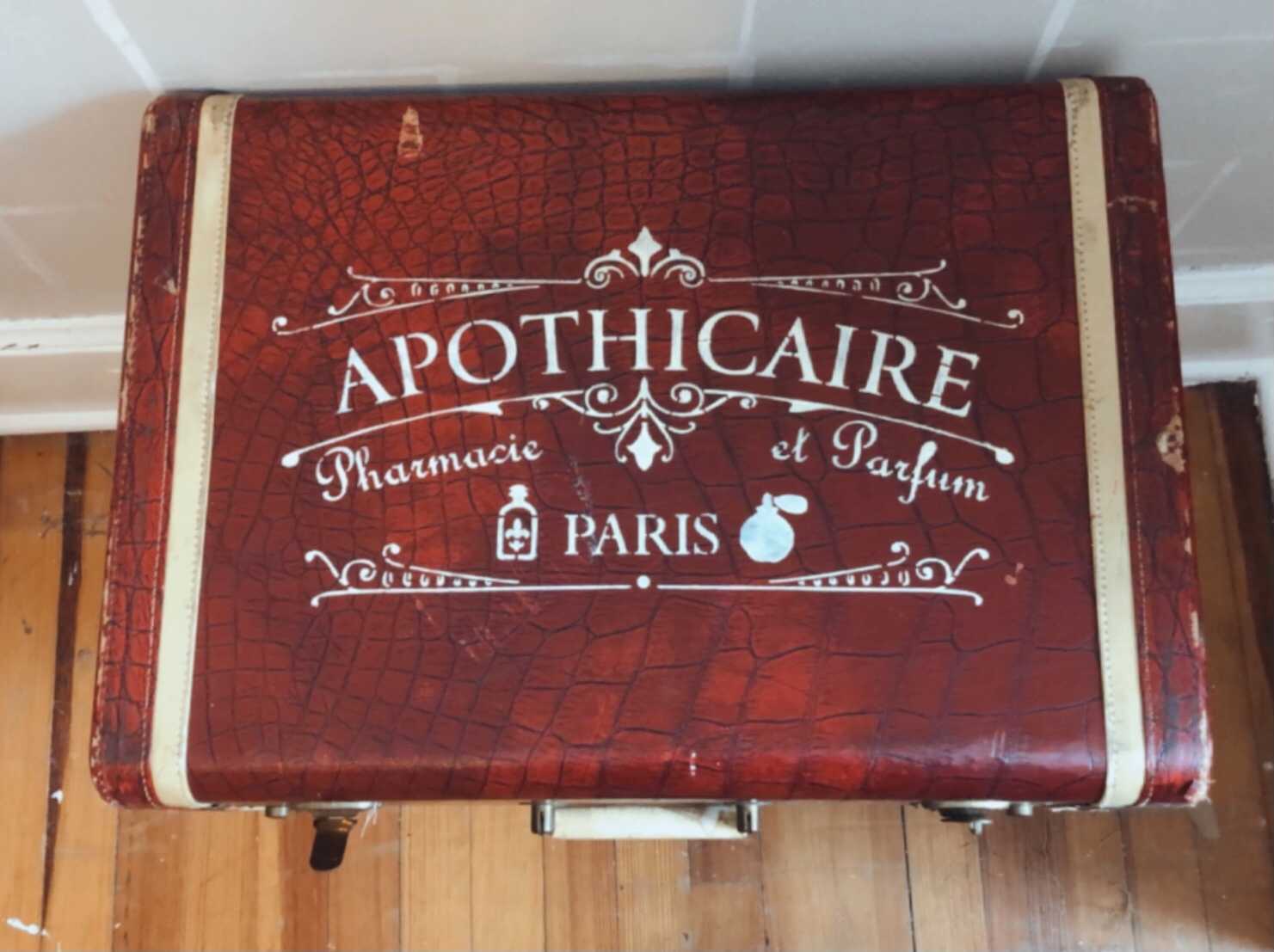 Apothicaire Vintage French Stencil