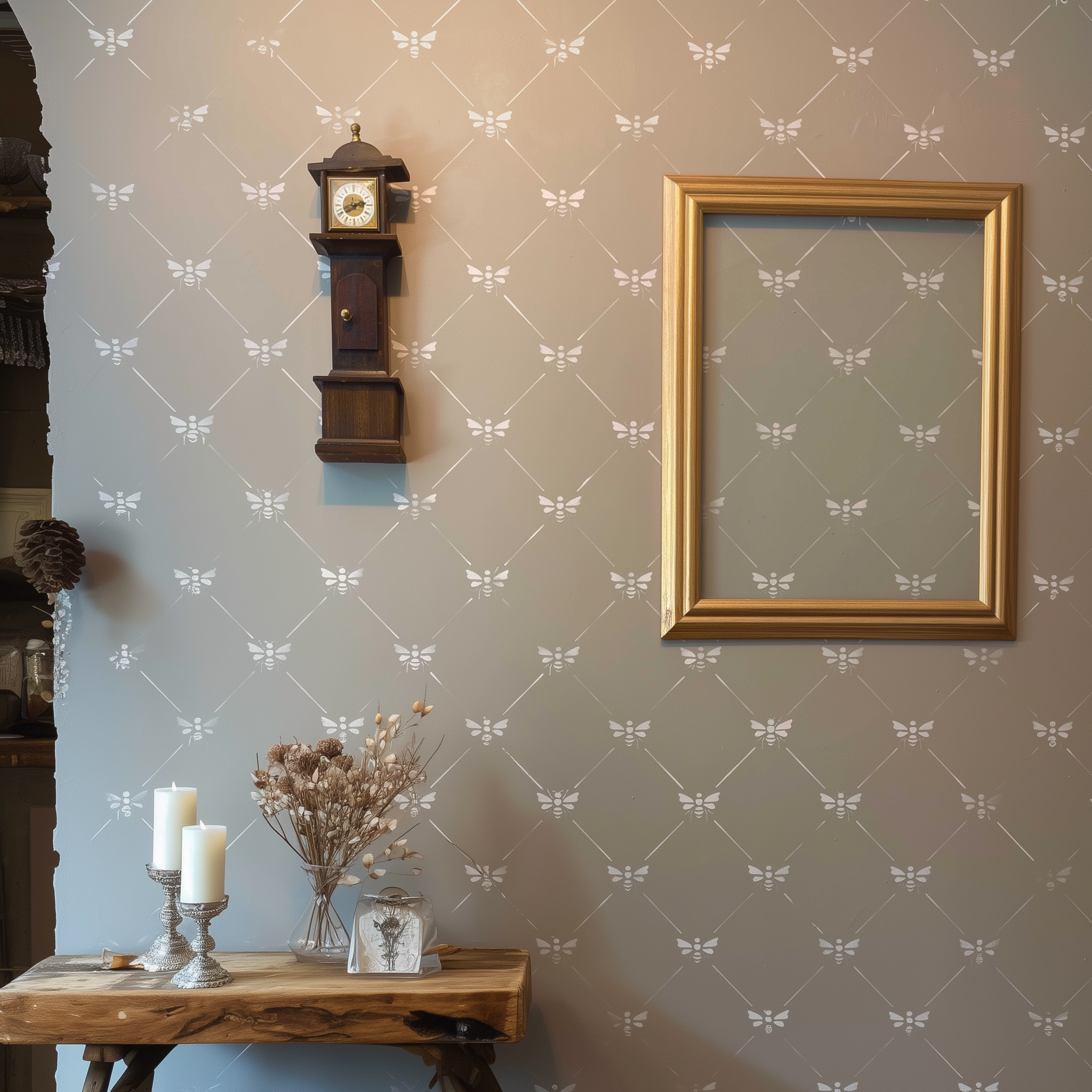 The Valley Châteaux French Bee Patterned