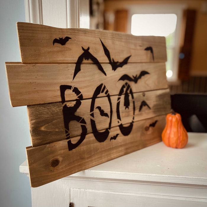 Boo with Flying Bats Halloween Fall Décor