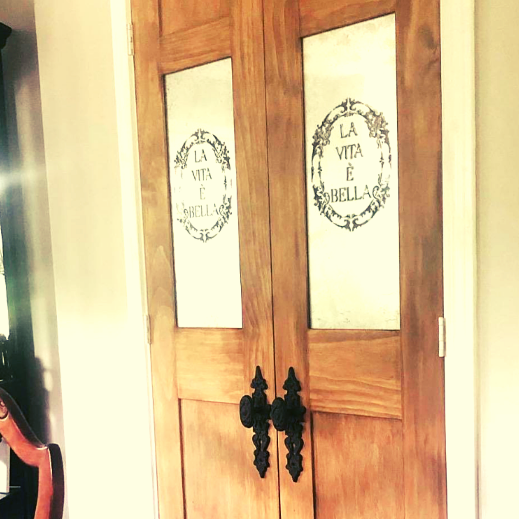 La Vita E Bella Stencil Italian